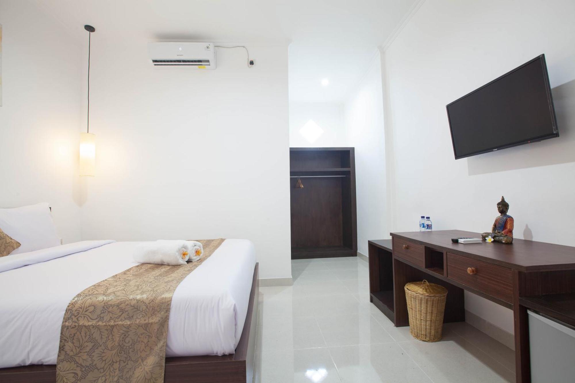 แยงกี้ ฟารา 14 Hotel เซมินยัค ภายนอก รูปภาพ