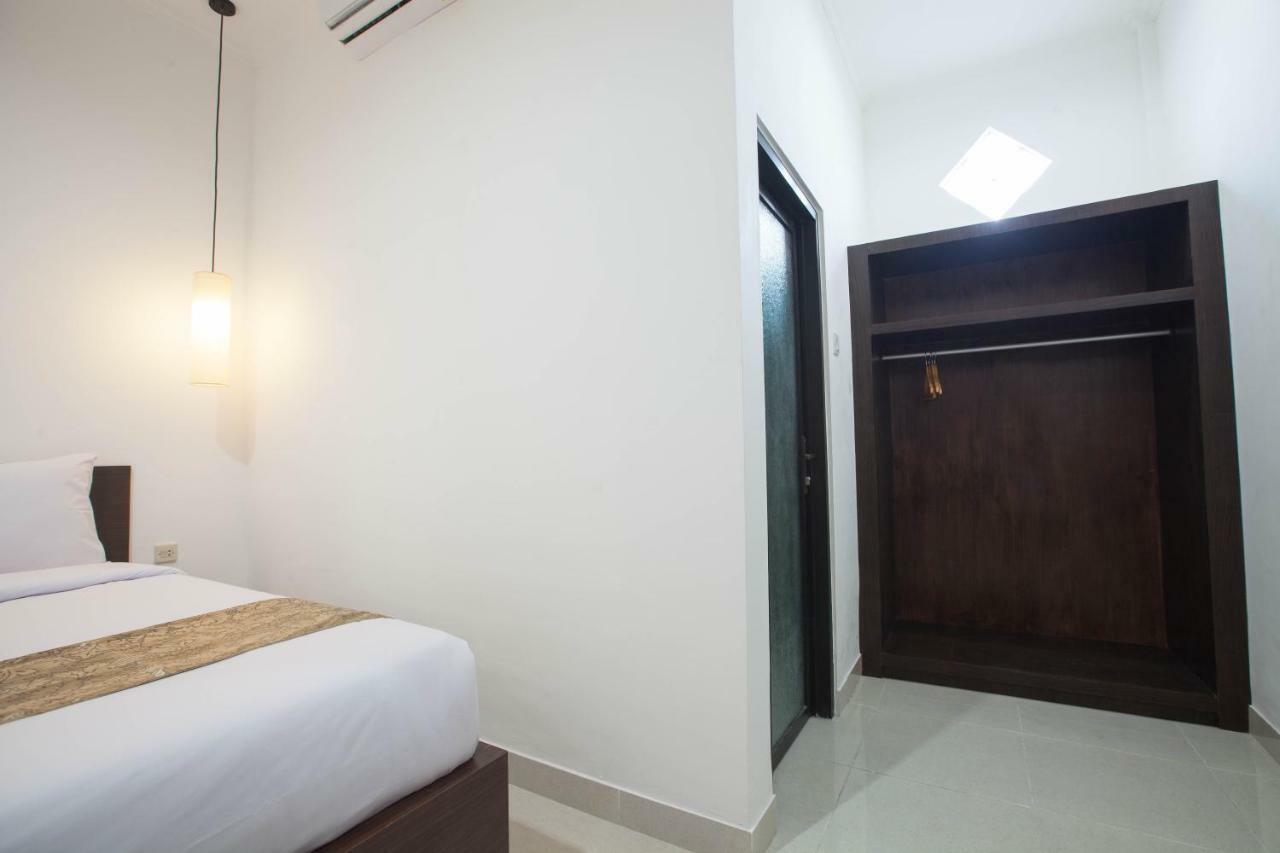 แยงกี้ ฟารา 14 Hotel เซมินยัค ภายนอก รูปภาพ