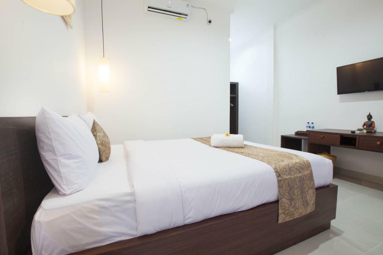แยงกี้ ฟารา 14 Hotel เซมินยัค ภายนอก รูปภาพ